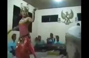 ბიჭები თავს. ლესბო ღრმად ყელში