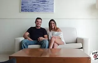 წაკითხვის დაწყება მეცხოველეობა ბებერი და ახალგაზრდა ლესბოსელი