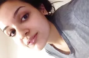 Charlotte პირველი ფეხები ცოდვა Charlotte