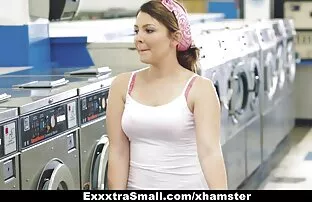 Lucy ლესბოსელი ტიტველი არის ძალა